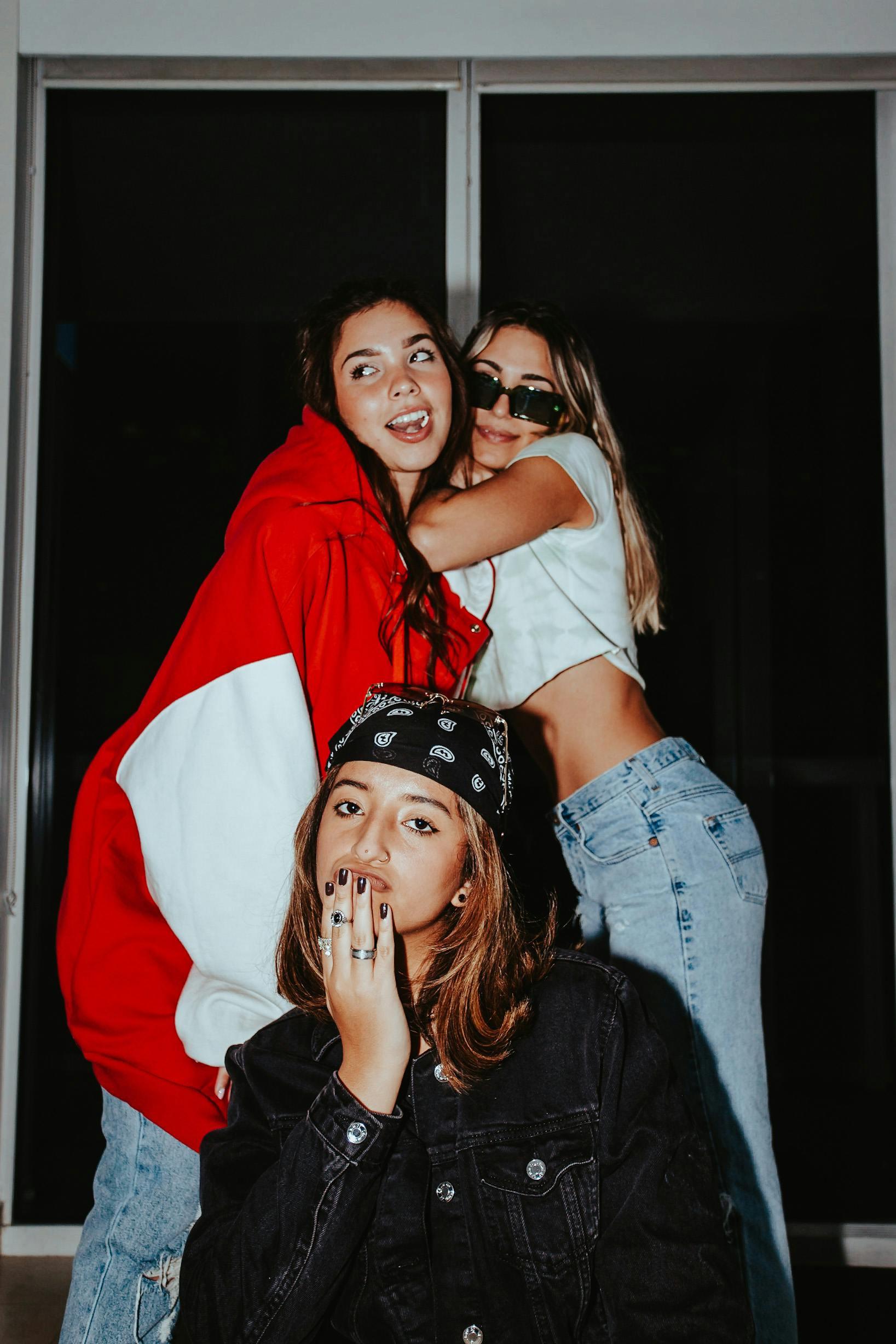 Friends using Obserc safety circle feature to stay connected